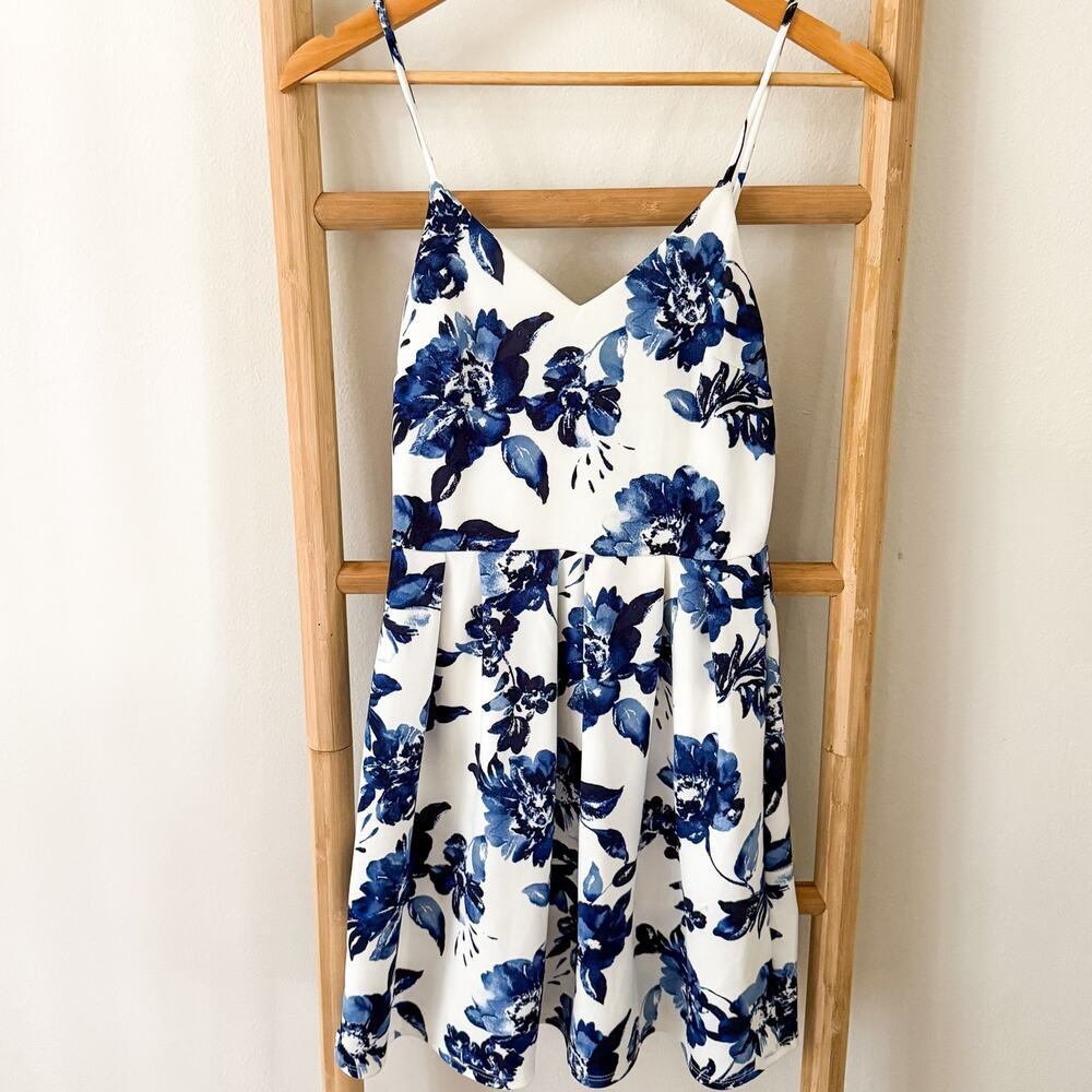 Monteau Blue Floral Fit & Flare Cami Dress White Sleeveless Women’s Medium